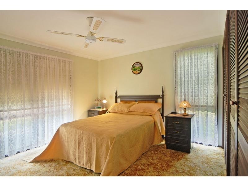 8 Ellis Place, Nowra NSW 2541