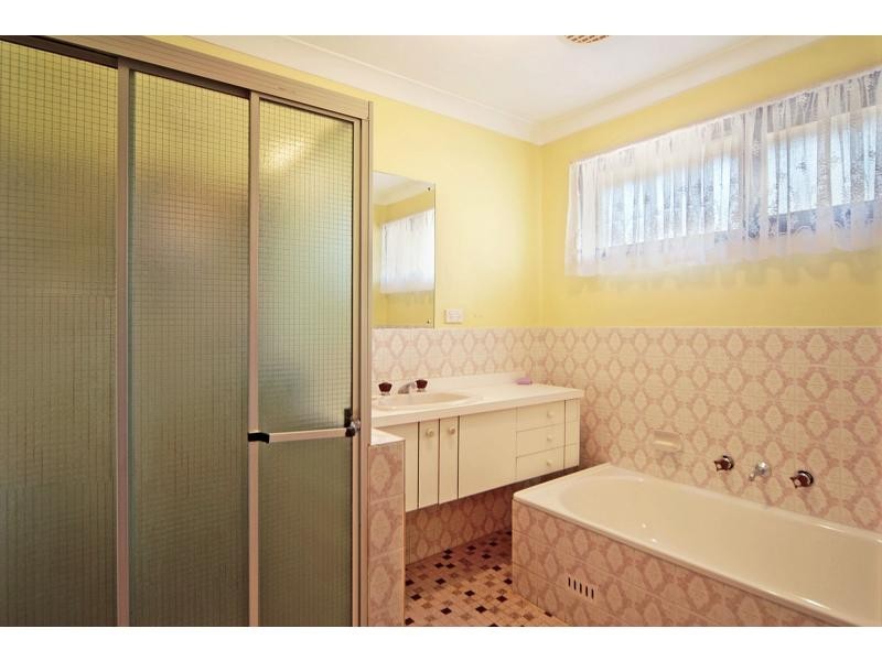 8 Ellis Place, Nowra NSW 2541