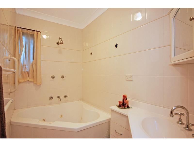 2/2 Campbell Place, Nowra NSW 2541
