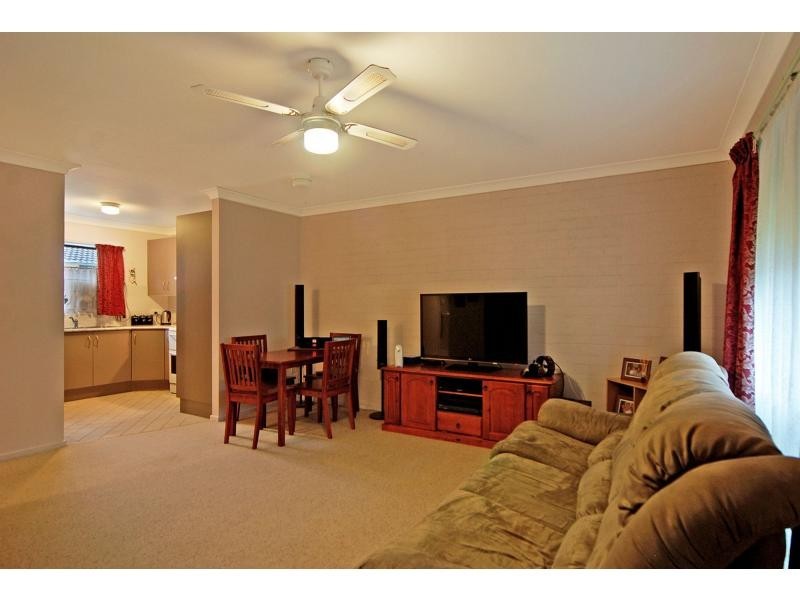 2/2 Campbell Place, Nowra NSW 2541