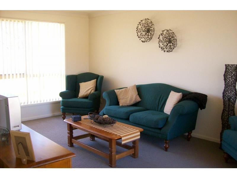 8/8 Meroo Road, Bomaderry NSW 2541