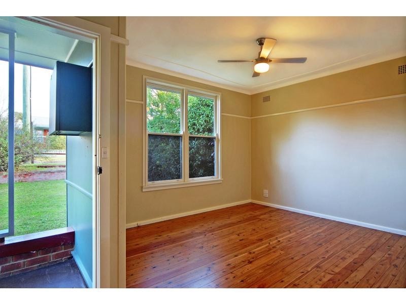 8 Burr Avenue, Nowra NSW 2541