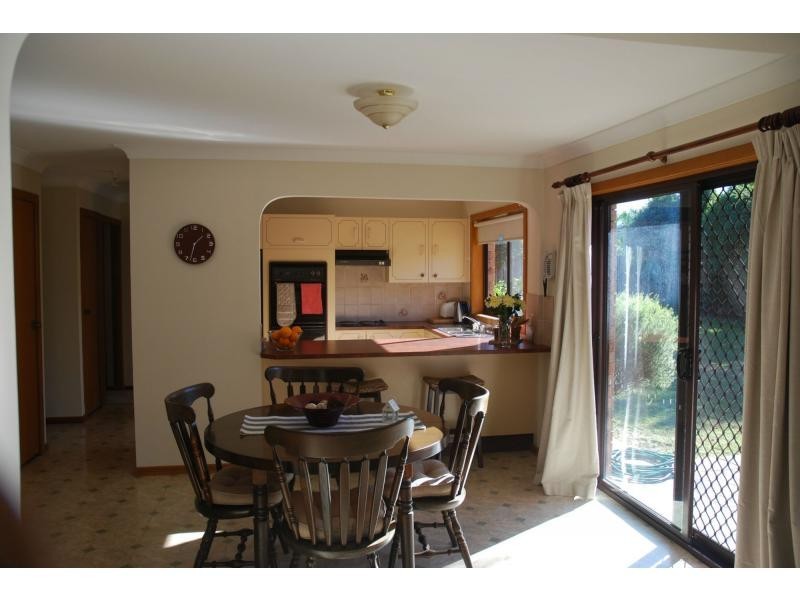 30 Ferntree Drive, Bomaderry NSW 2541