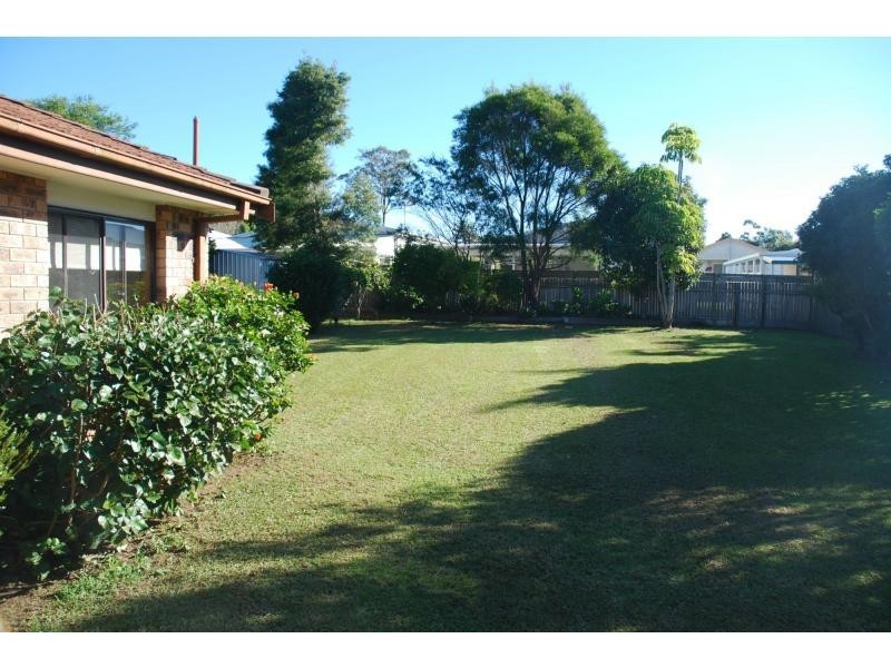 30 Ferntree Drive, Bomaderry NSW 2541