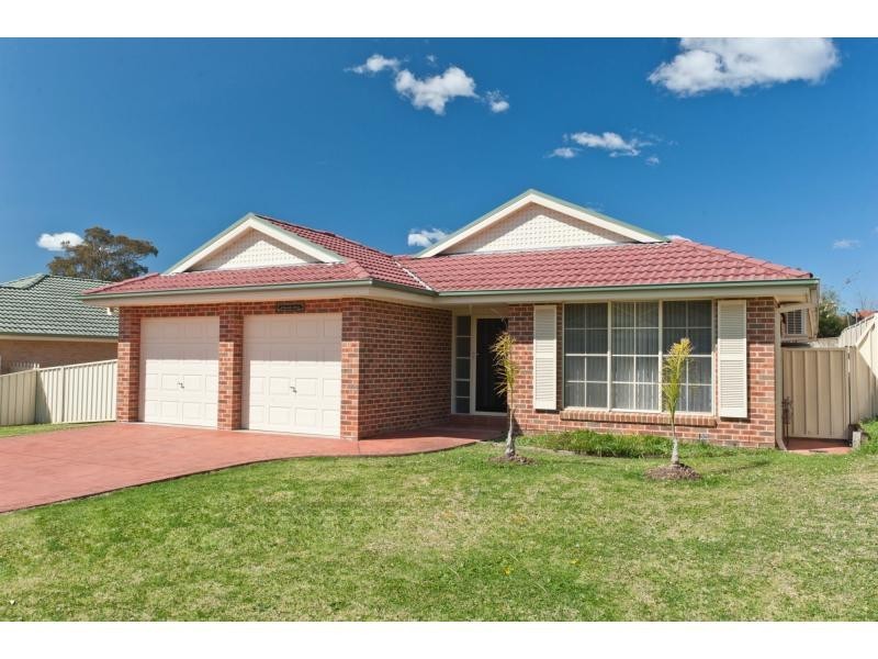 19 Kardella Avenue, Nowra NSW 2541