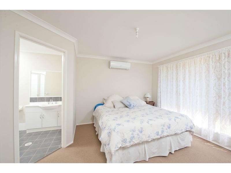19 Kardella Avenue, Nowra NSW 2541