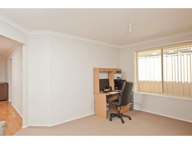 19 Kardella Avenue, Nowra NSW 2541
