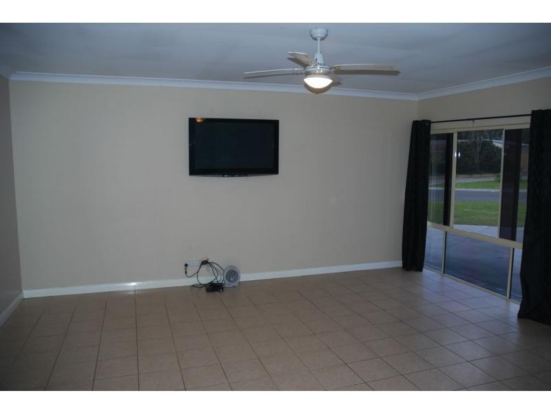 1 Lightwood Drive, West Nowra NSW 2541