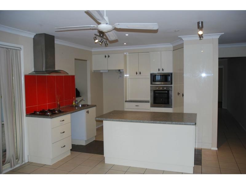 1 Lightwood Drive, West Nowra NSW 2541