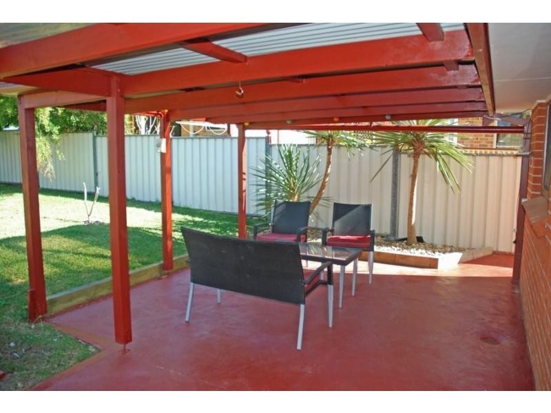 98 Jasmine Drive, Bomaderry NSW 2541