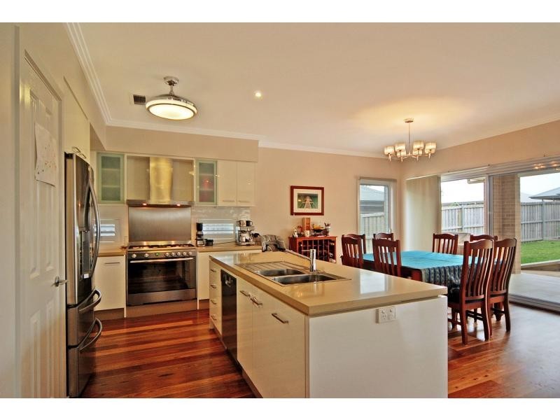 10 Bayswood Avenue, Vincentia NSW 2540