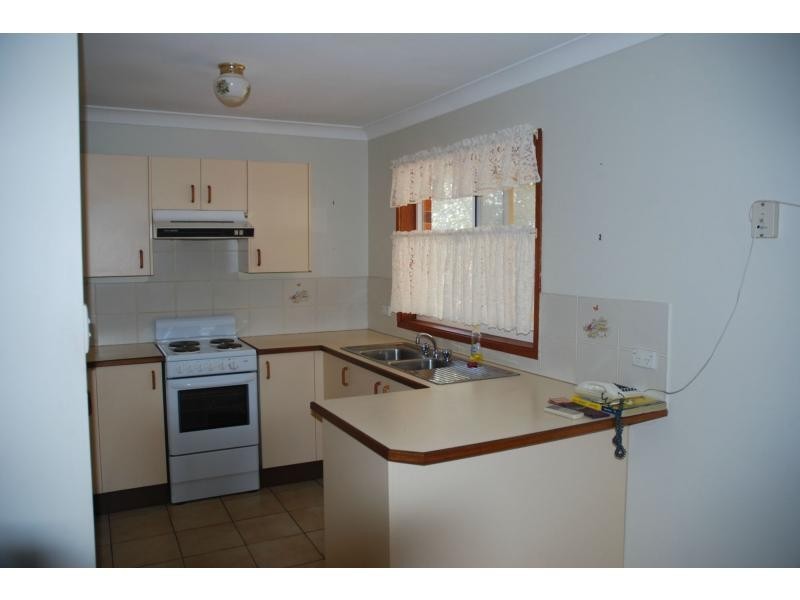 2/17 Wilari Close, Bomaderry NSW 2541