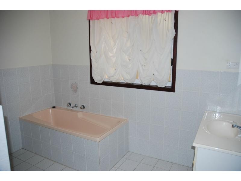 2/17 Wilari Close, Bomaderry NSW 2541