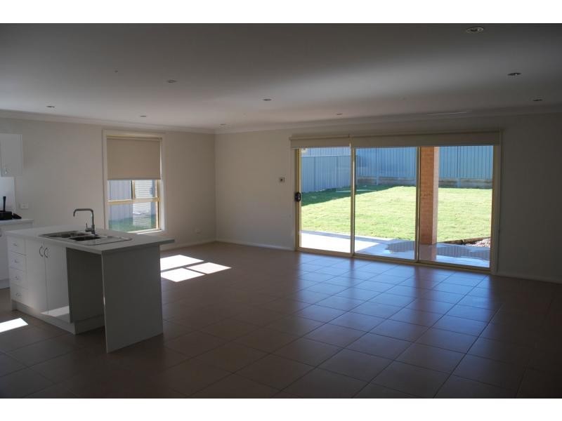 12 Somerset Avenue, South Nowra NSW 2541
