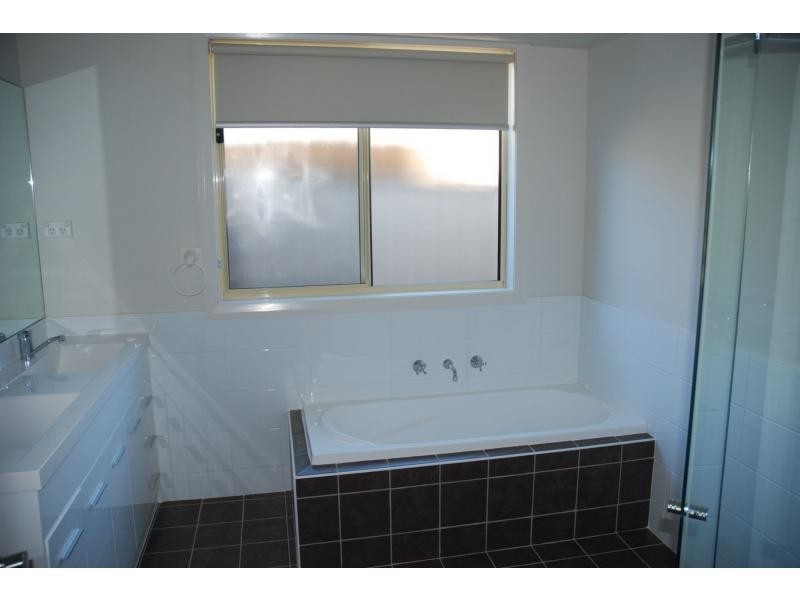 12 Somerset Avenue, South Nowra NSW 2541