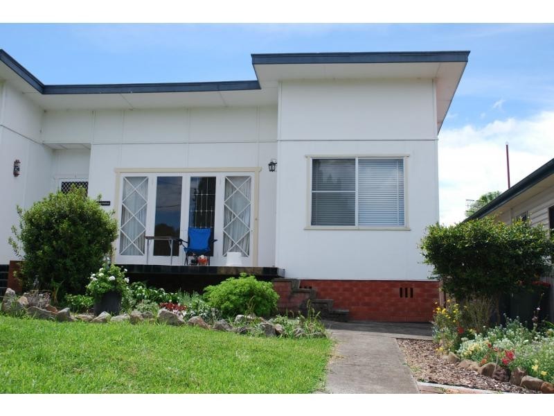 2/3 Turley Avenue, Bomaderry NSW 2541