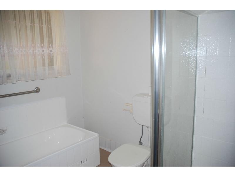 8 Fuchsia Crescent, Bomaderry NSW 2541