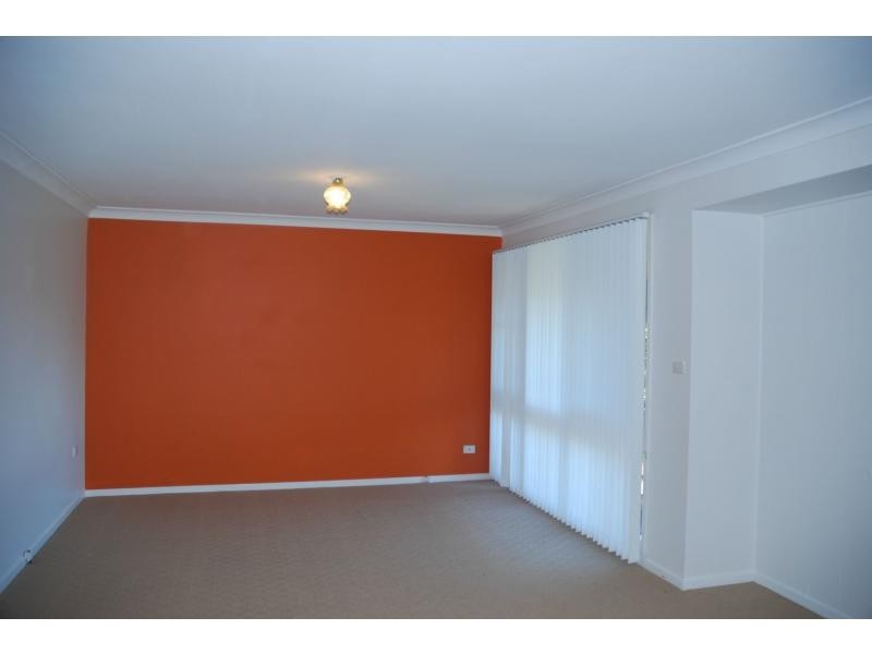 8 Fuchsia Crescent, Bomaderry NSW 2541