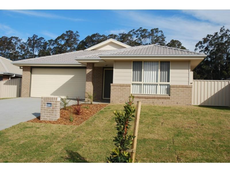 13 Candlebark Close, West Nowra NSW 2541