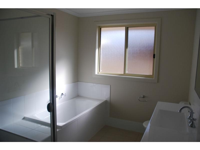 13 Candlebark Close, West Nowra NSW 2541