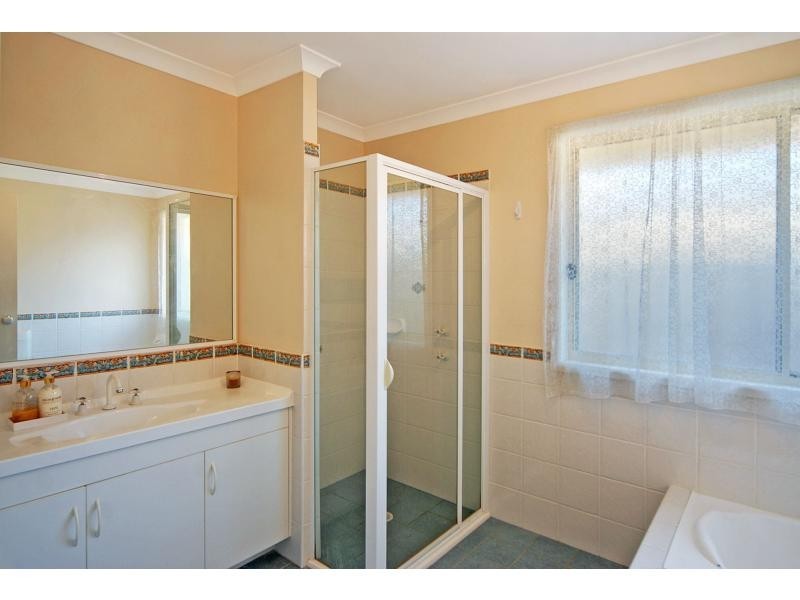 20 Burradoo Crescent, Nowra NSW 2541