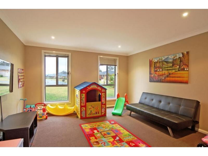 131 Rayleigh Drive, Worrigee NSW 2540