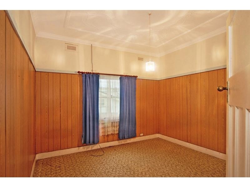 8 Dalwah Street, Bomaderry NSW 2541