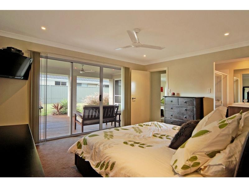 10 Hanover Close, South Nowra NSW 2541