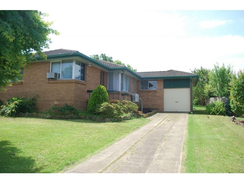 86 Yalwal Road, West Nowra NSW 2541