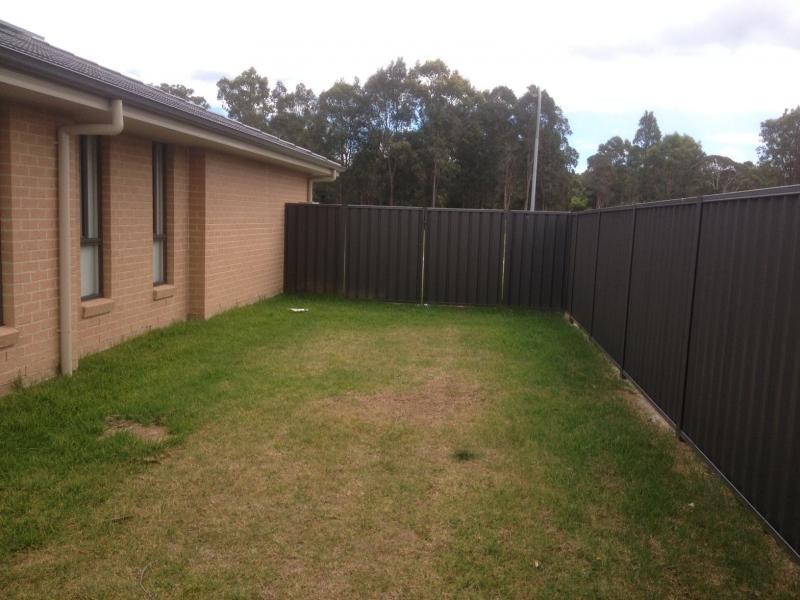4 Somerset Avenue, South Nowra NSW 2541