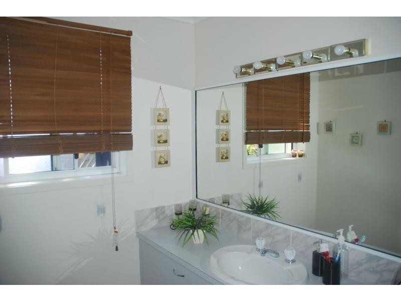 46 Ferntree Drive, Bomaderry NSW 2541