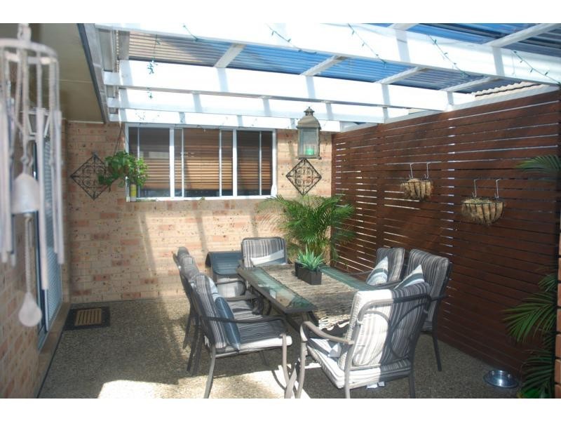 46 Ferntree Drive, Bomaderry NSW 2541