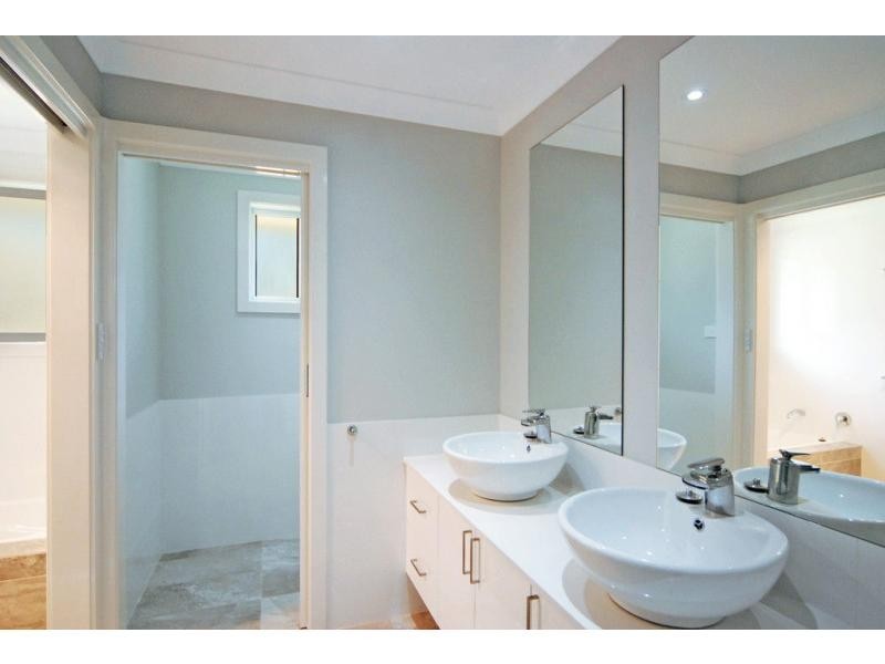 5B Creston Grove, Bomaderry NSW 2541
