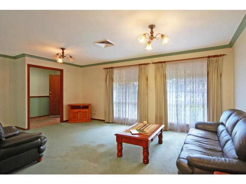 8 Uranna Avenue, North Nowra NSW 2541