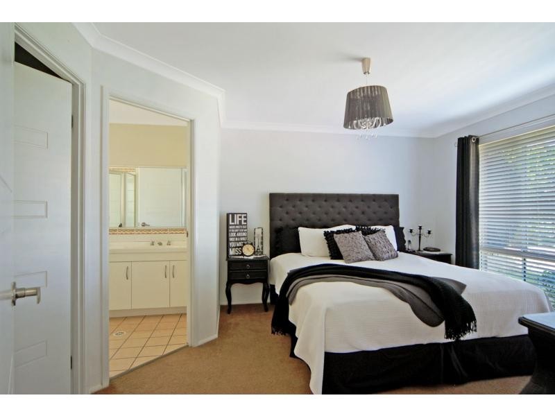 2 Treviso Place, North Nowra NSW 2541