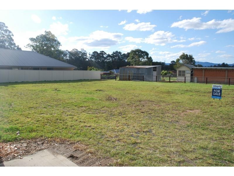 8 Coral Sea Drive, West Nowra NSW 2541