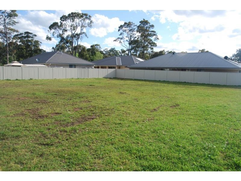 8 Coral Sea Drive, West Nowra NSW 2541