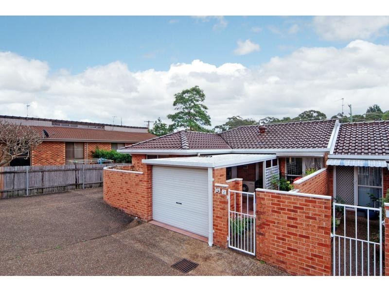 2/4 Harvey Place, North Nowra NSW 2541