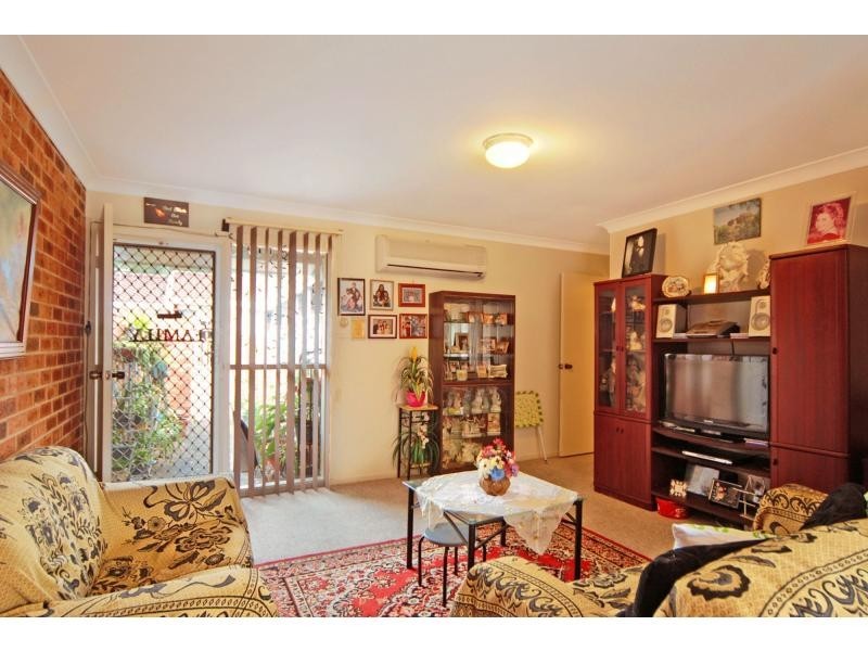 2/4 Harvey Place, North Nowra NSW 2541