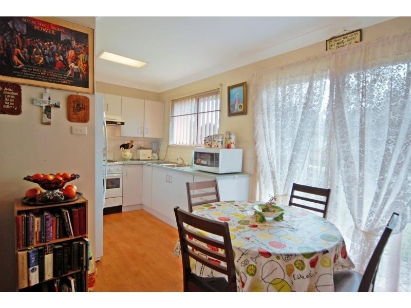 2/4 Harvey Place, North Nowra NSW 2541