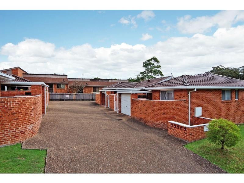 2/4 Harvey Place, North Nowra NSW 2541