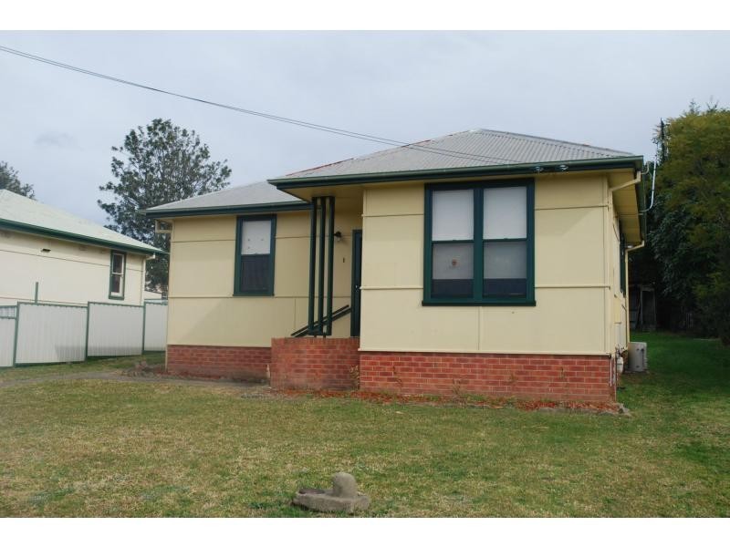 1 Burr Avenue, Nowra NSW 2541