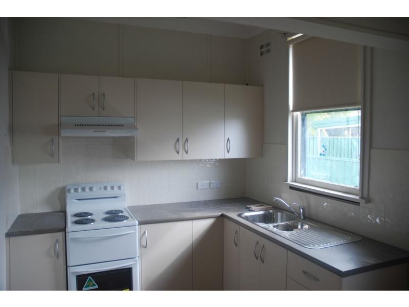 1 Burr Avenue, Nowra NSW 2541