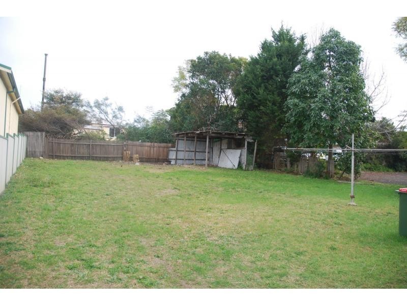 1 Burr Avenue, Nowra NSW 2541