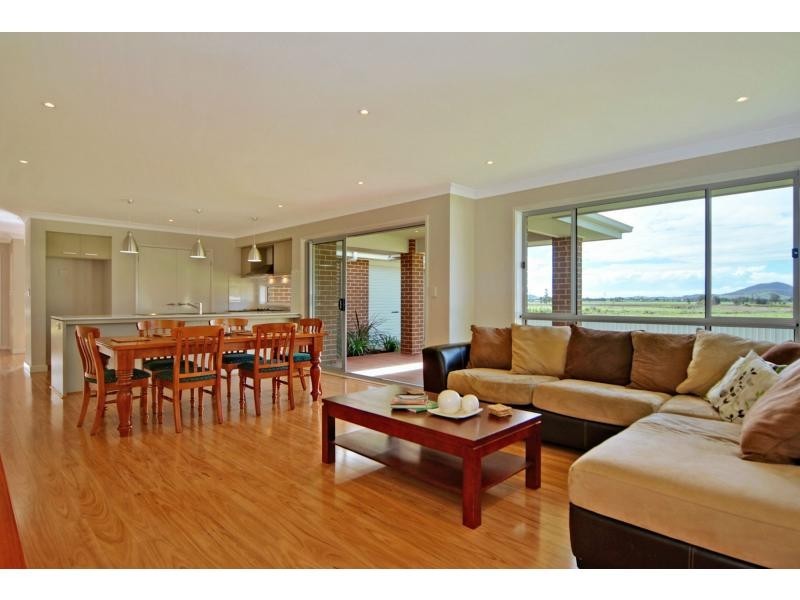 22 Banool Circuit, Bomaderry NSW 2541