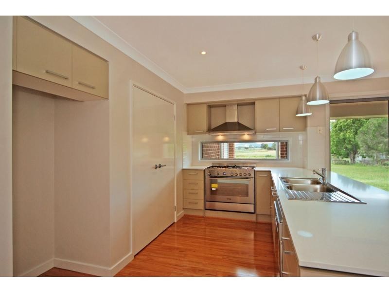 22 Banool Circuit, Bomaderry NSW 2541