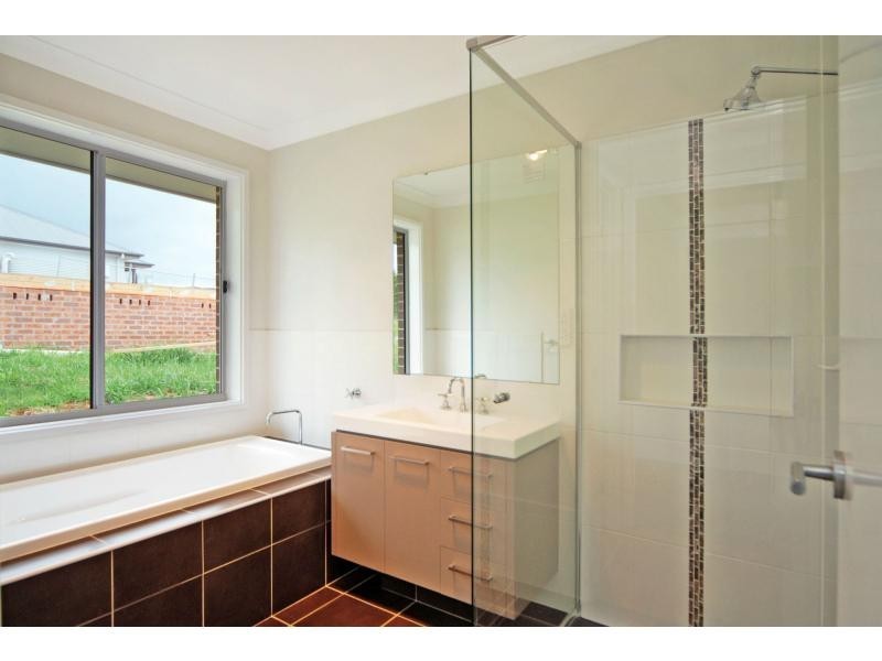 22 Banool Circuit, Bomaderry NSW 2541