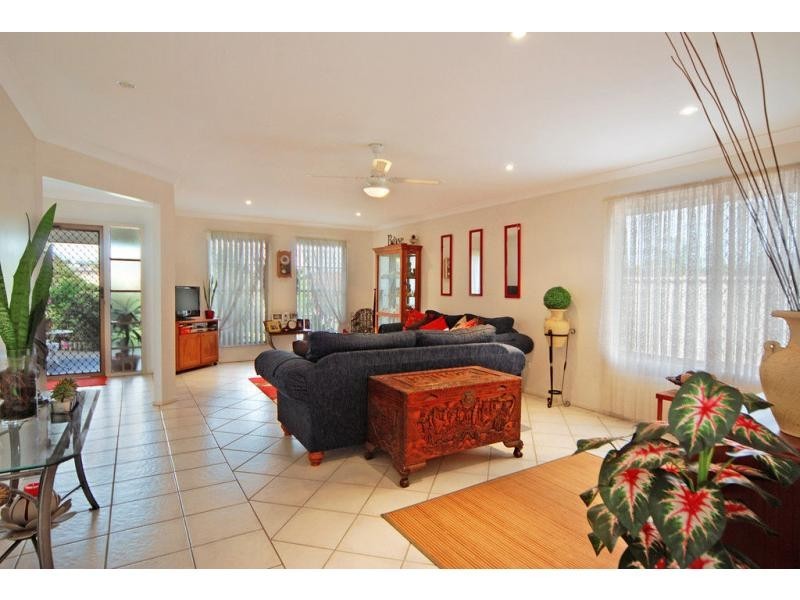 47 Burradoo Crescent, Nowra NSW 2541