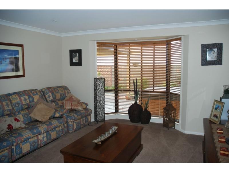 12 Freesia Crescent, Bomaderry NSW 2541