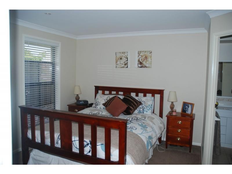 12 Freesia Crescent, Bomaderry NSW 2541